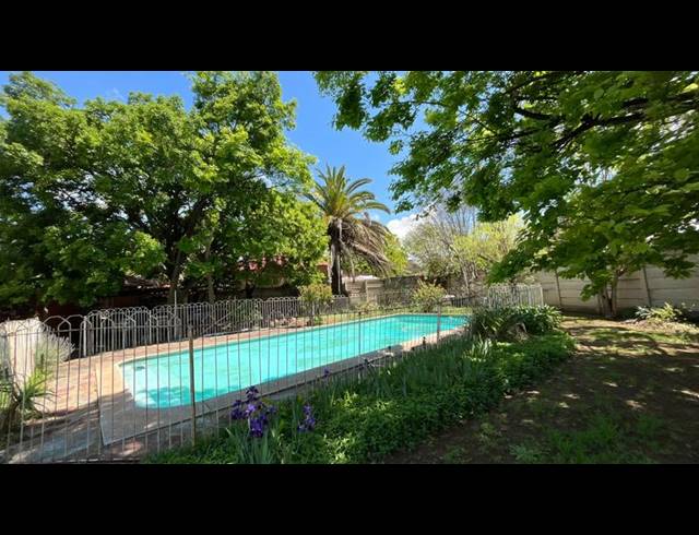 6 BEDROOM HOUSE FOR SALE IN BOKSBURG WEST